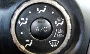 Cùng tìm hiểu nút A/C trên ô tô?